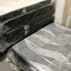 HUGE MATTRESS CLOSEOUT! 50-80% OFF Queen & King