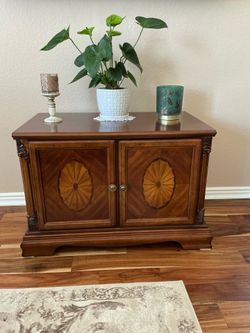 Cabinet with shelves