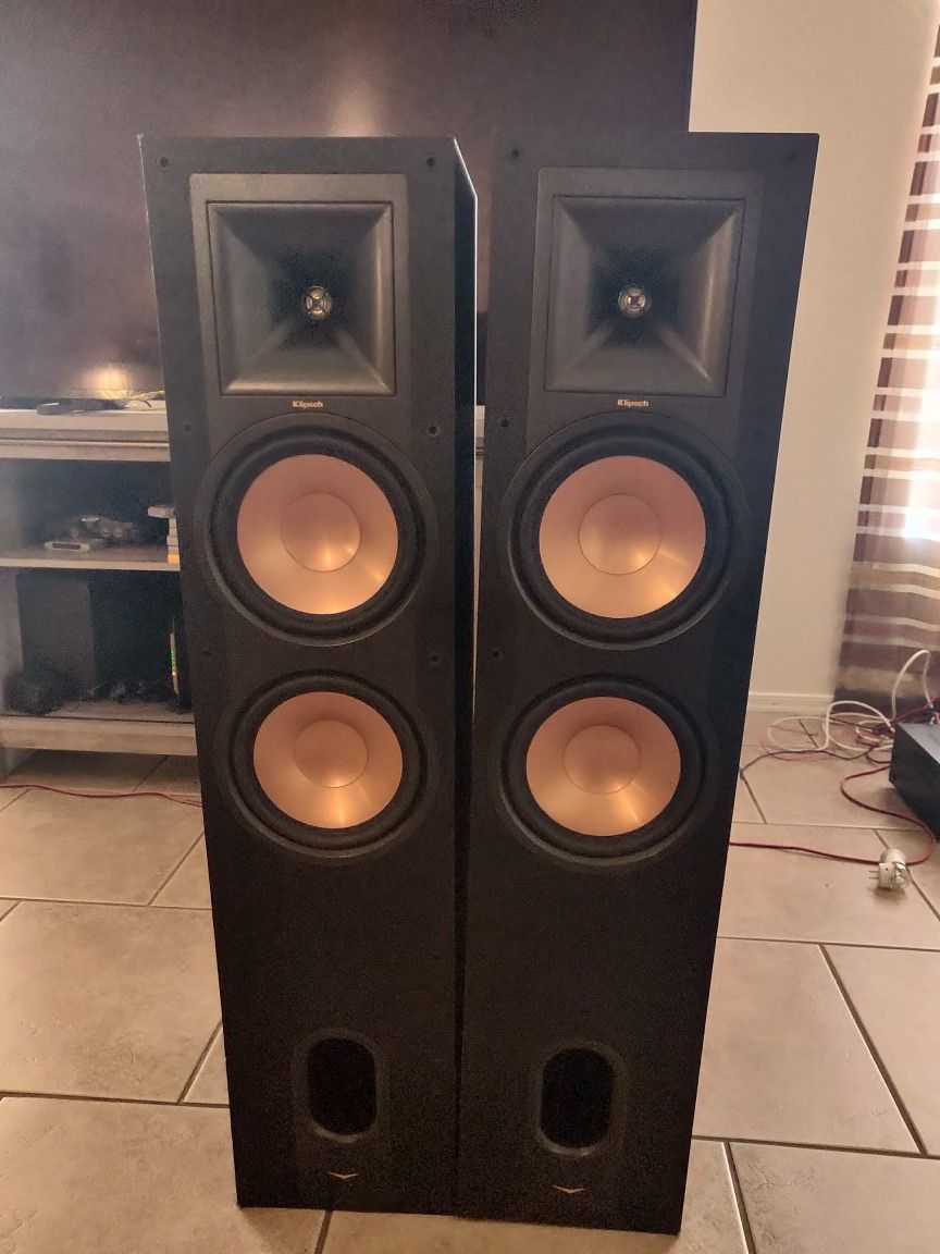 Klipsch R28F - 8 inch Woofers with Horn Tweeters