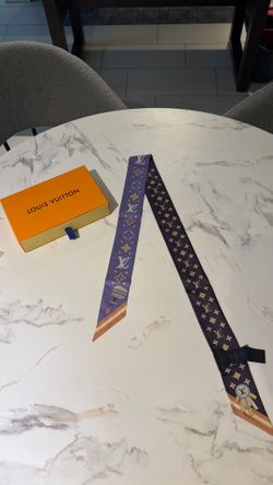LV Scarf