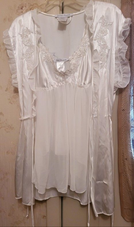 "Intimo Donatello" Antique White 3 PC Set