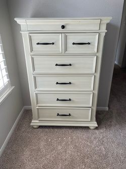 Tall Off-white Dresser_Chest