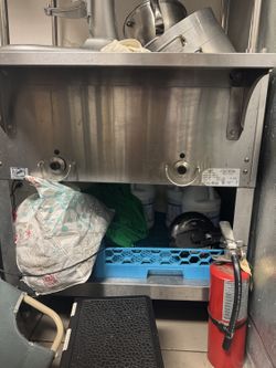 Duke E302 Electric Steam Table / Hot Food Table - 2 Well, 120V - Like New