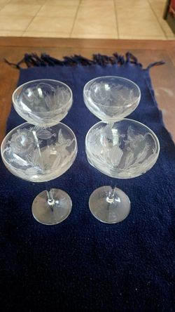 Small cocktail glass 4