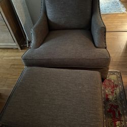 Chair With Ottoman 