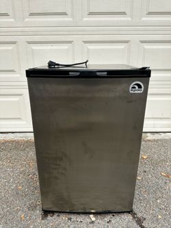 IGLOO MINI FRIDGE