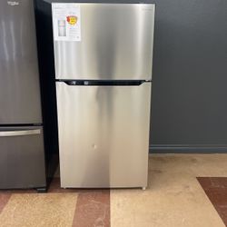 21 Cubic Ft. Top Freezer Refrigerator‼️‼️