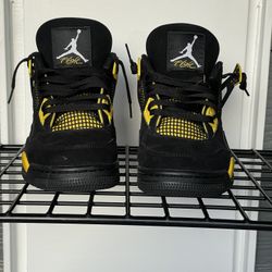 Nike Air Jordan 4 - Thunder