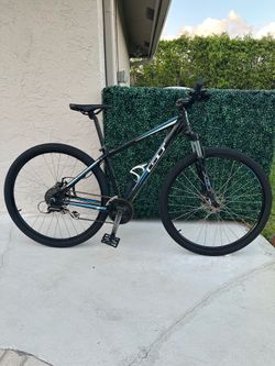 GT Mountain Bike 29 Inch Tires
