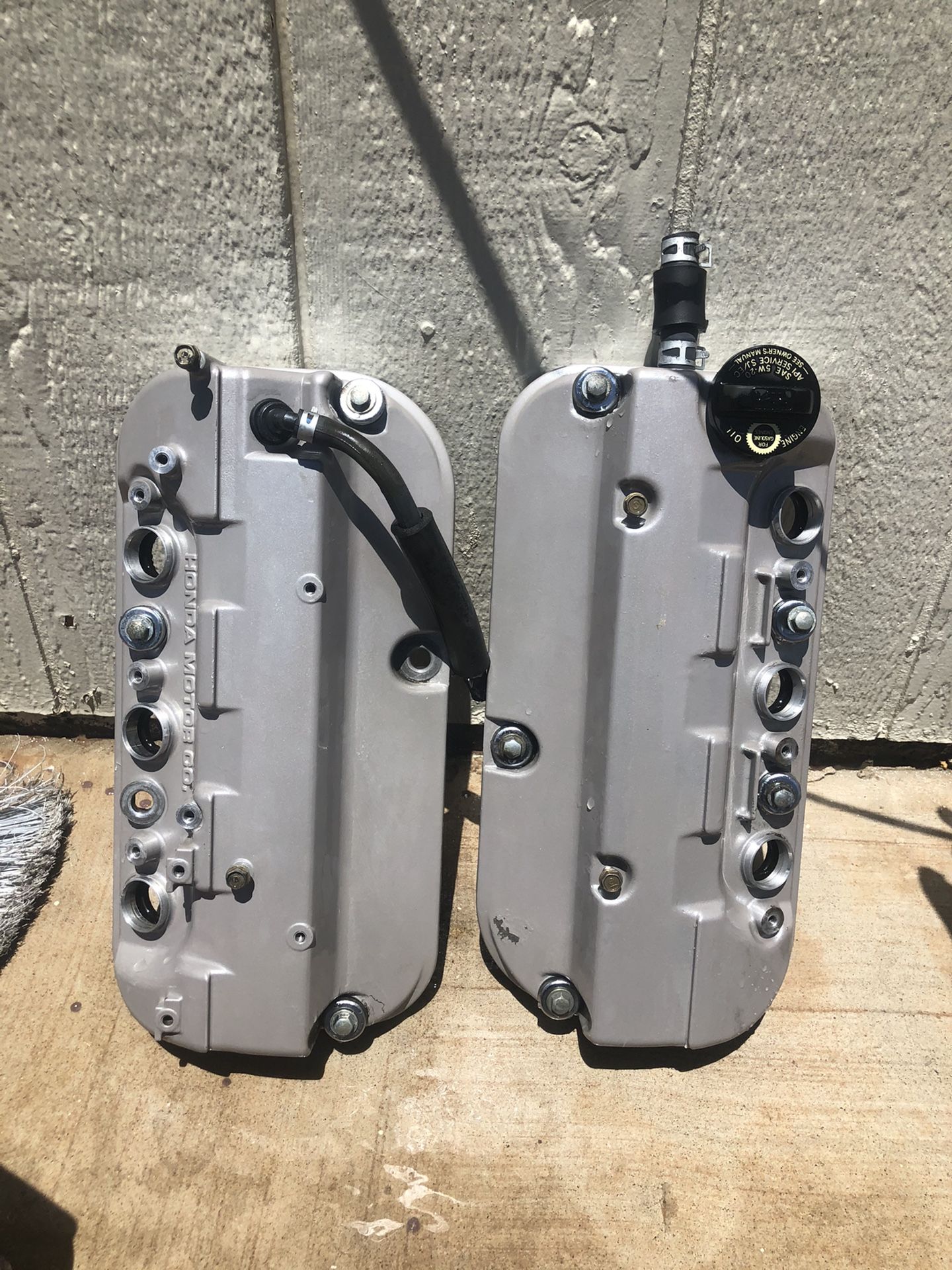 01-03 Acura 3.2 CL or TL Valve Covers