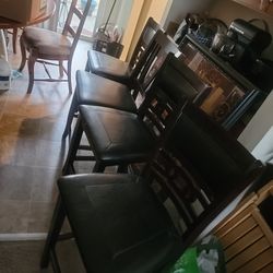 4 bar stools