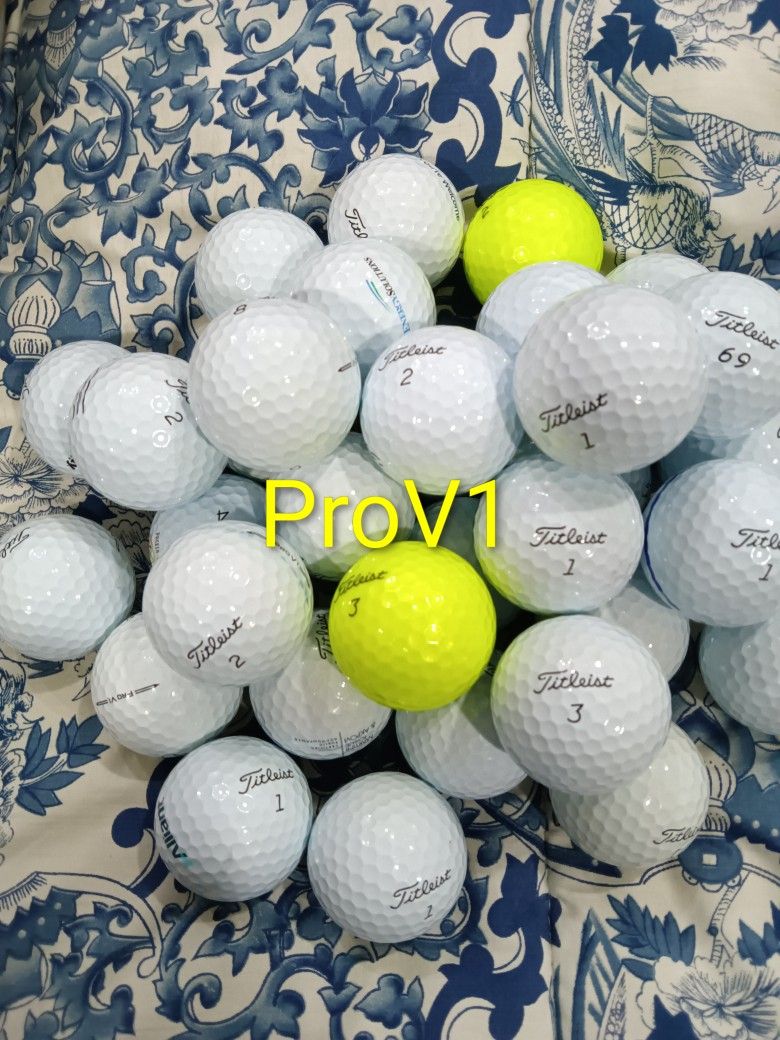 25 Used Titleist ProV1 Balls In Excellent Condition NM 