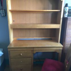 Stanley Wood Bedroom Set