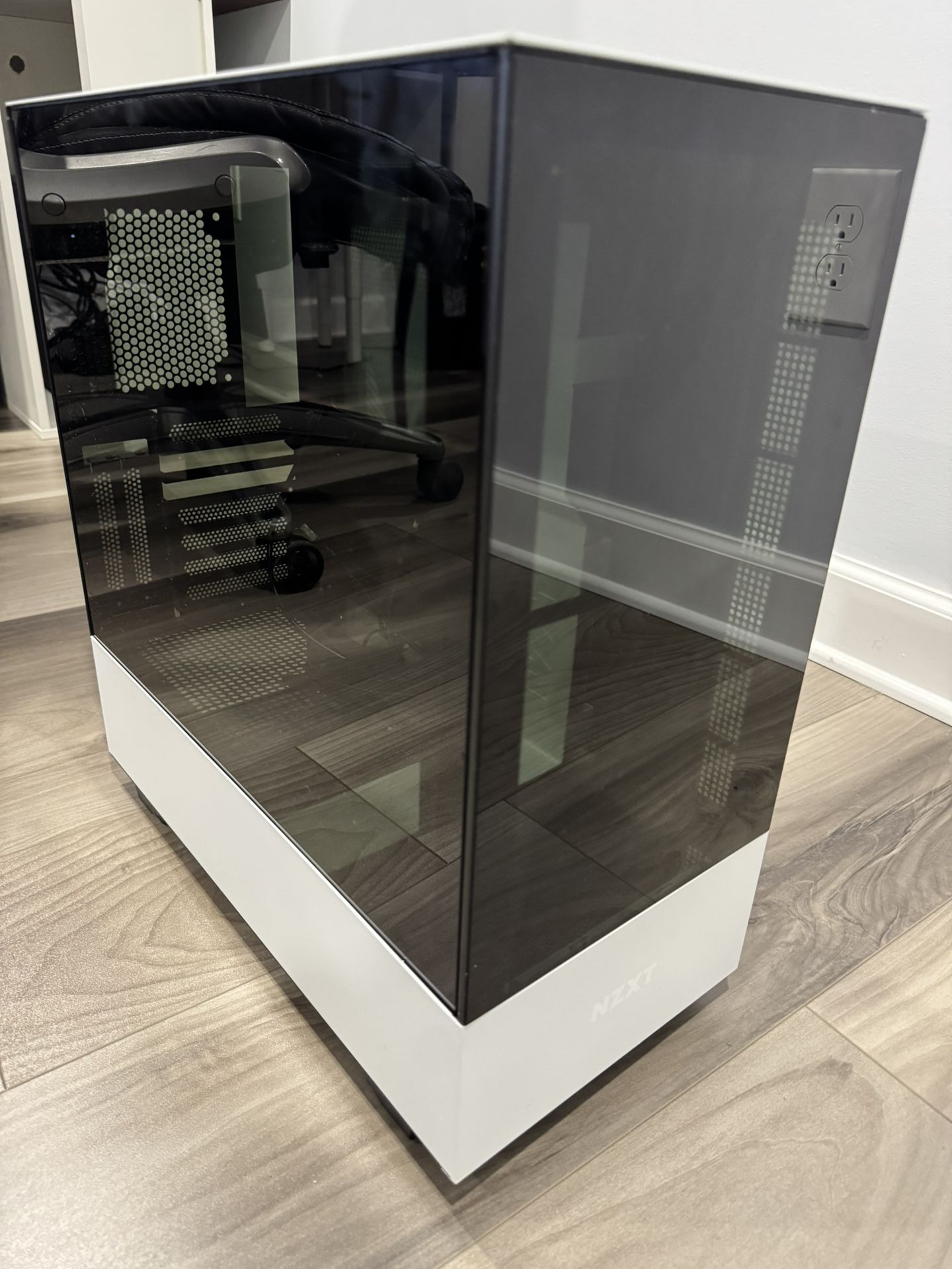 NZXT H510 Elite (2022) Premium Compact Midtower ATX Case