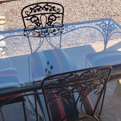 Patio Table & Chairs 