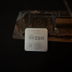 AMD Ryzen 7 3700X 8-Core, 16-Thread Unlocked Desktop Processor 