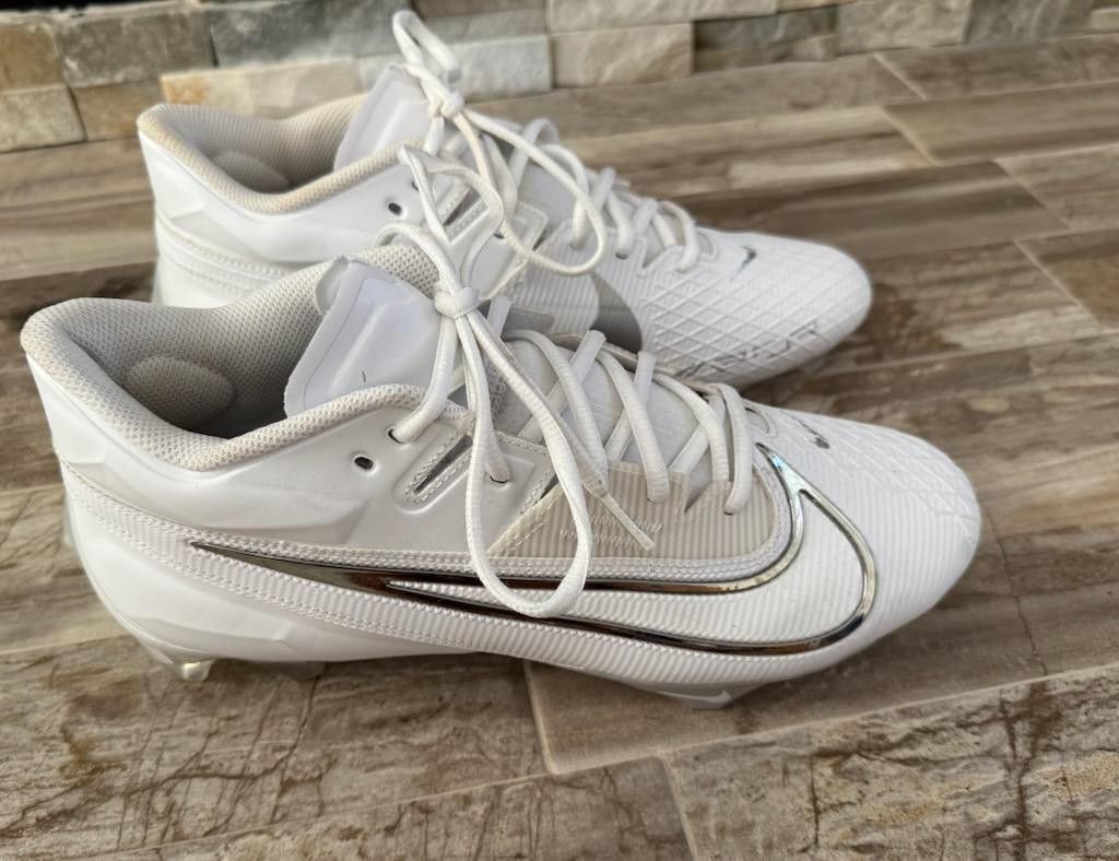 Nike Vapor Edge Elite 360 2 Football cleats- size 10