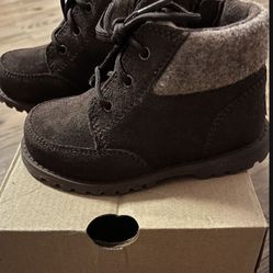 New Ugg Boots size 7 