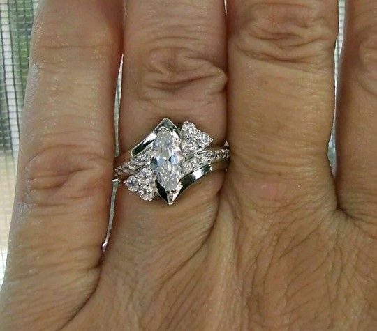 Beautiful Brand New Marquise Ring