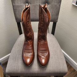 Used dan top post boots