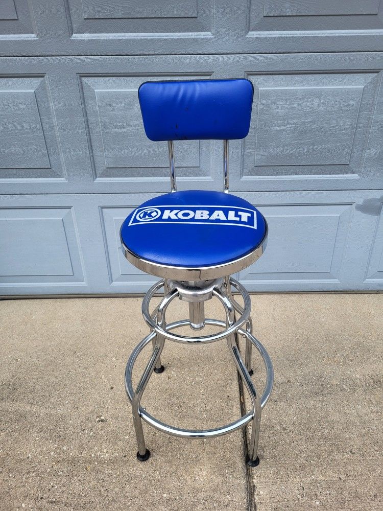 Kobalt Chrome Stool