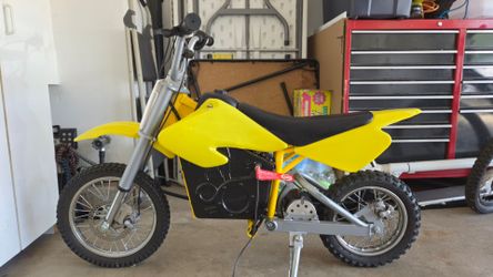 ELECTRIC DIRT BIKR RAZOR MX650
