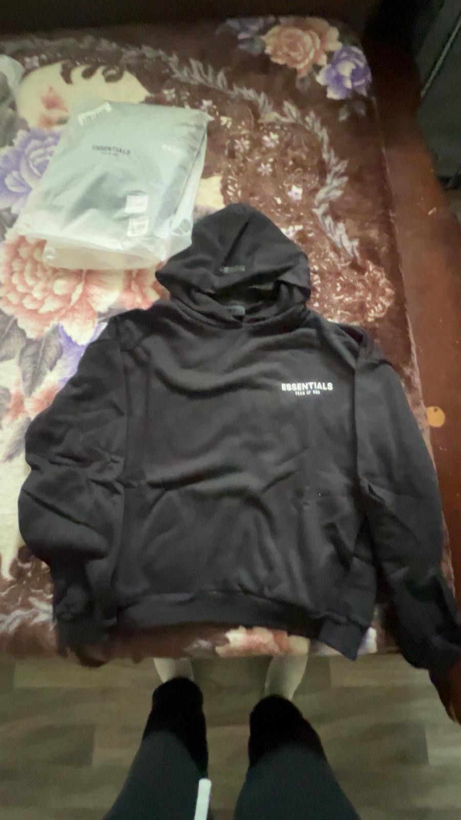 Men's ESSENTIAL Hoodie BLACK size M
