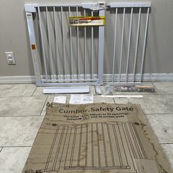 Extra Wide Safety Gate / Pet Gate - Fits Openings 29.7” - 46”