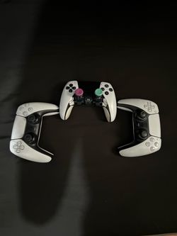 PS5 controllers