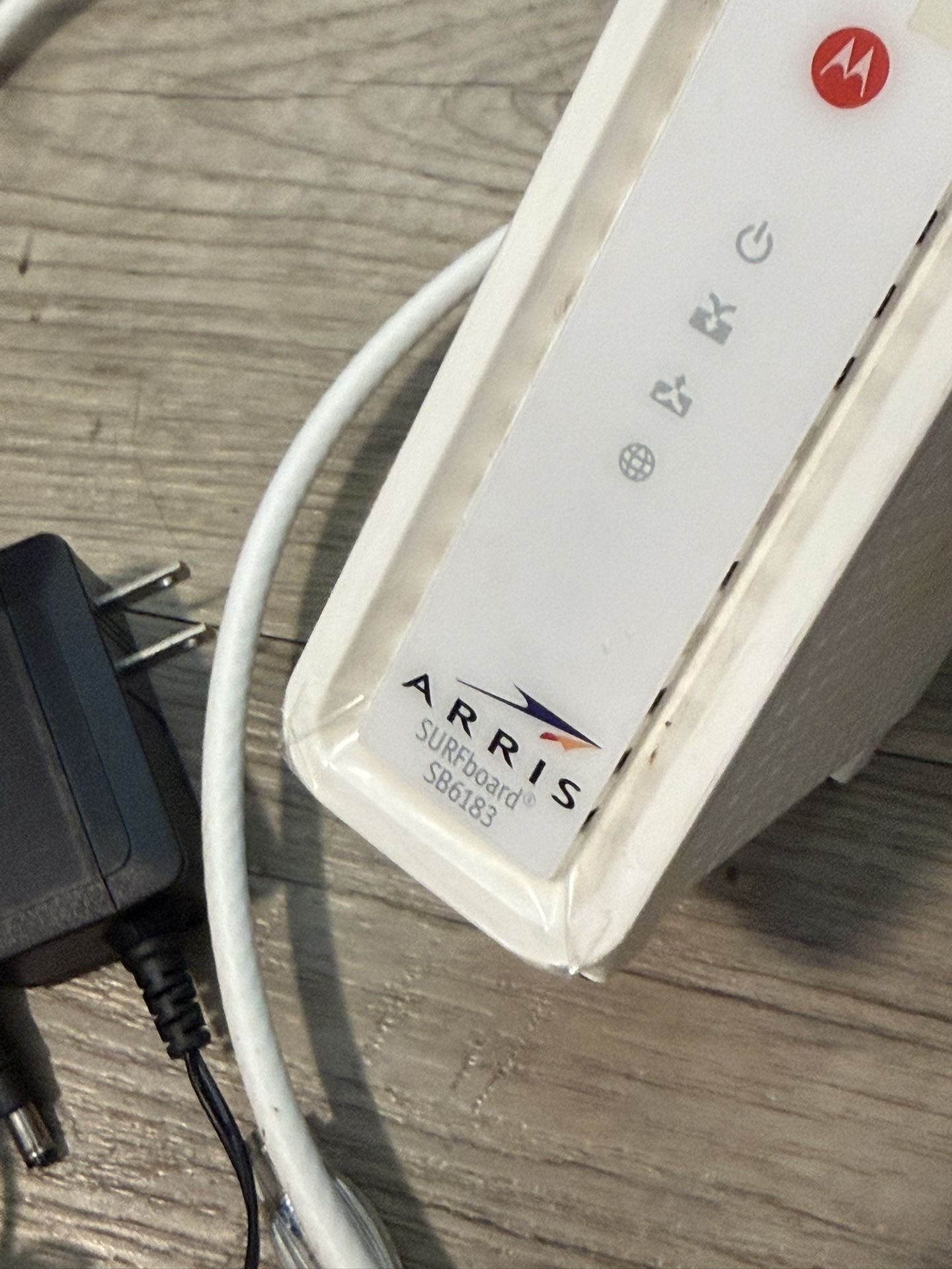 Arris Surfboard SB6183 DOCSIS 3.0 Cable Modem