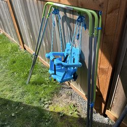 Kids swing