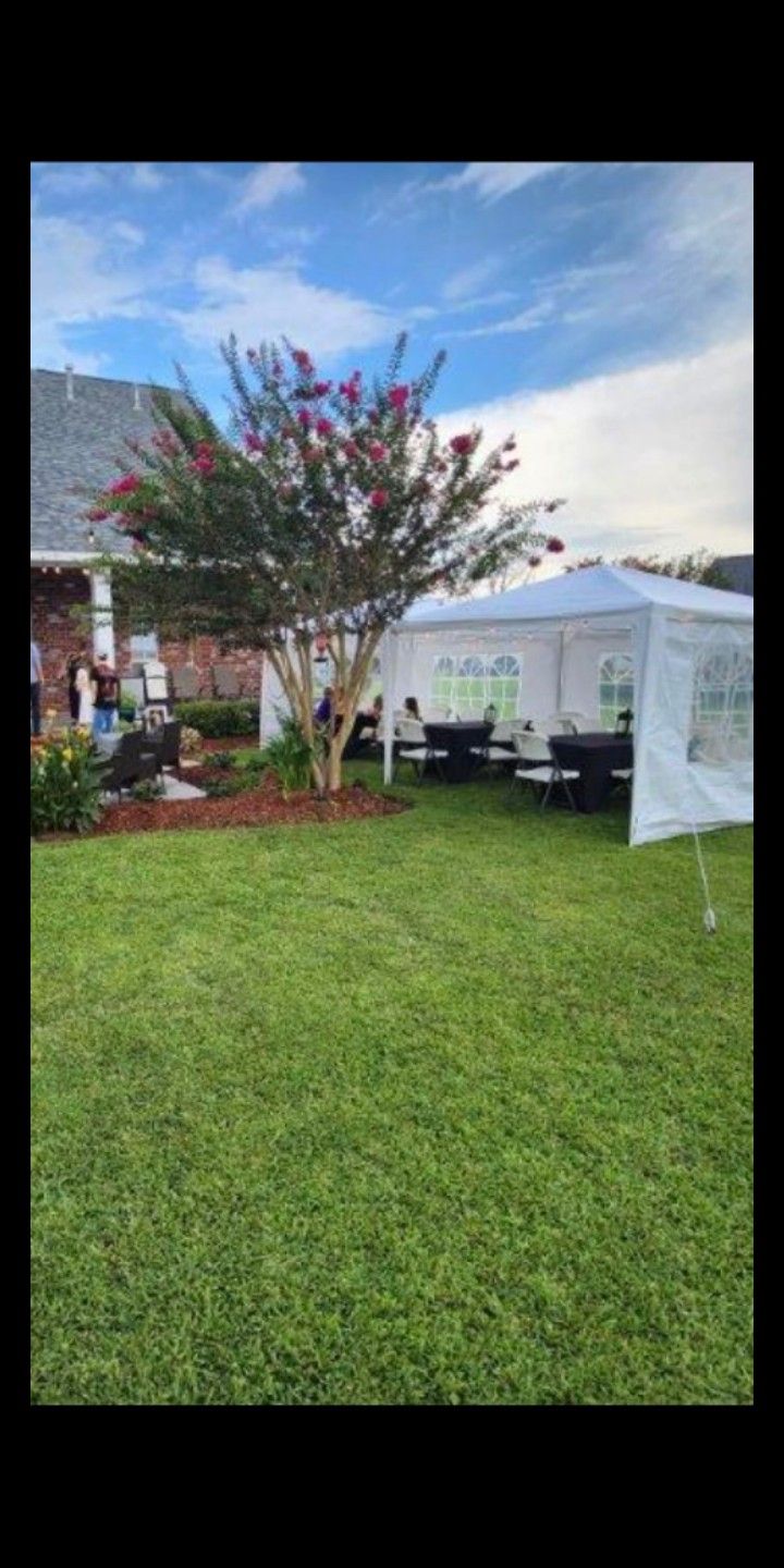10x20 New Enclosed Window Removable Side Walls Or Open Stabilizer Material Weatherproof Strong
150 each.... 2 for 300
Dunwoody