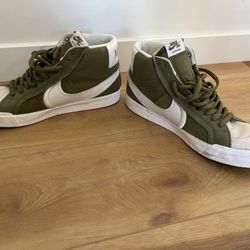 Air Jordan 1 Mid SE