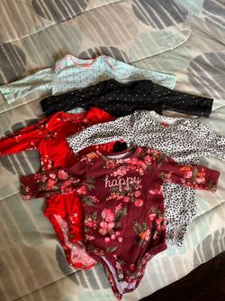 9 Onesies Carter, like new, 3 months size