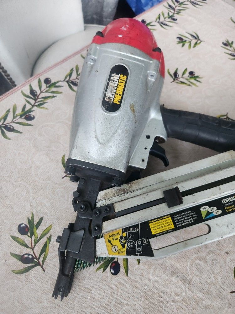 Gun Nail Central Pneumatic 