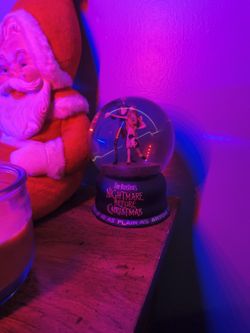 Nightmare Before Christmas Snow Globe 