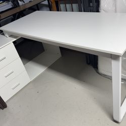 L Desk Three Drawers 
