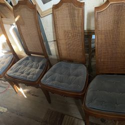 Set Of 4 Vintage Chairs 