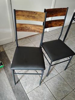 Table and chairs from wayfair