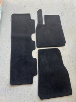 2022 Tesla Model Y stock 3 Piece floor mats