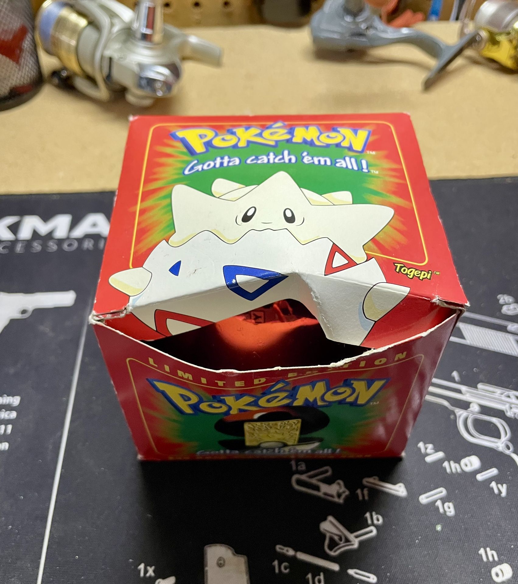 pokemon 23 karat gold plated card 23k PIKACHU Trading card. Come with COA. Nintendo Pokemon 23 Karat Gold Plated