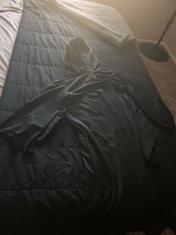 L Scream Robe