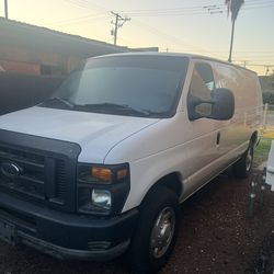 2010 Ford E350
