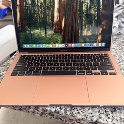 2020 MacBook Air W/Case
