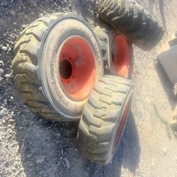Bobcat Skid Steer Used tires