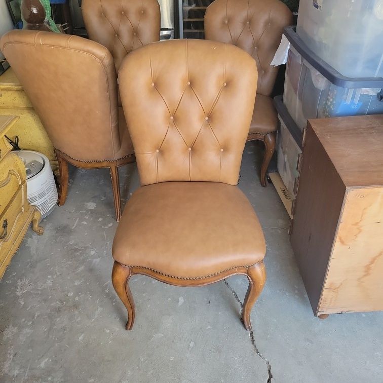 Leather  dinningroom Chairs