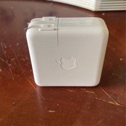 Apple 61 W Charging Block For Your Mac