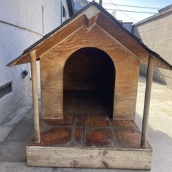 $98$$OBO Rottweiler-Sized Insulated Dog House – Cozy & Sturdy!
