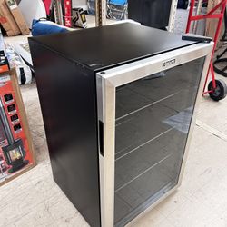 4.5 Cu ft 152 Can Beverage Center Mini Fridge, Stainless Steel, New 