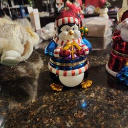 Penguin Music Box